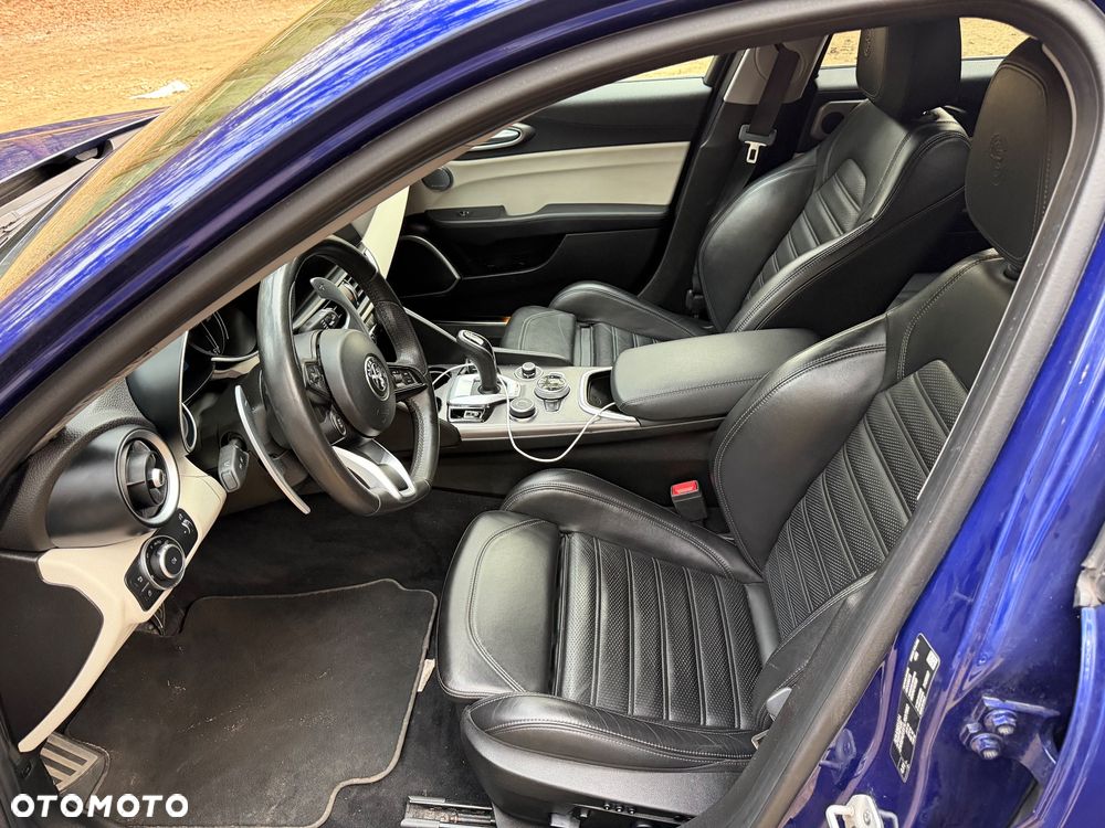 Alfa Romeo Giulia 2.2 D Turbo Sprint - 3