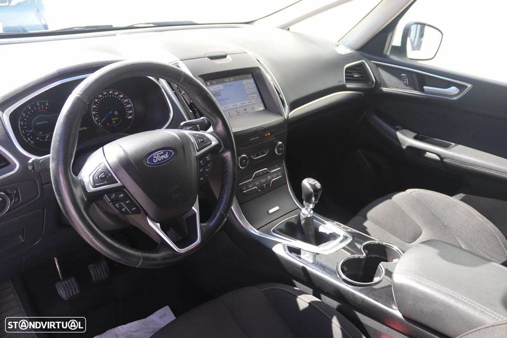 Ford S-Max - 8