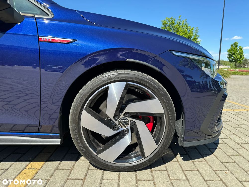 Volkswagen Golf - 5
