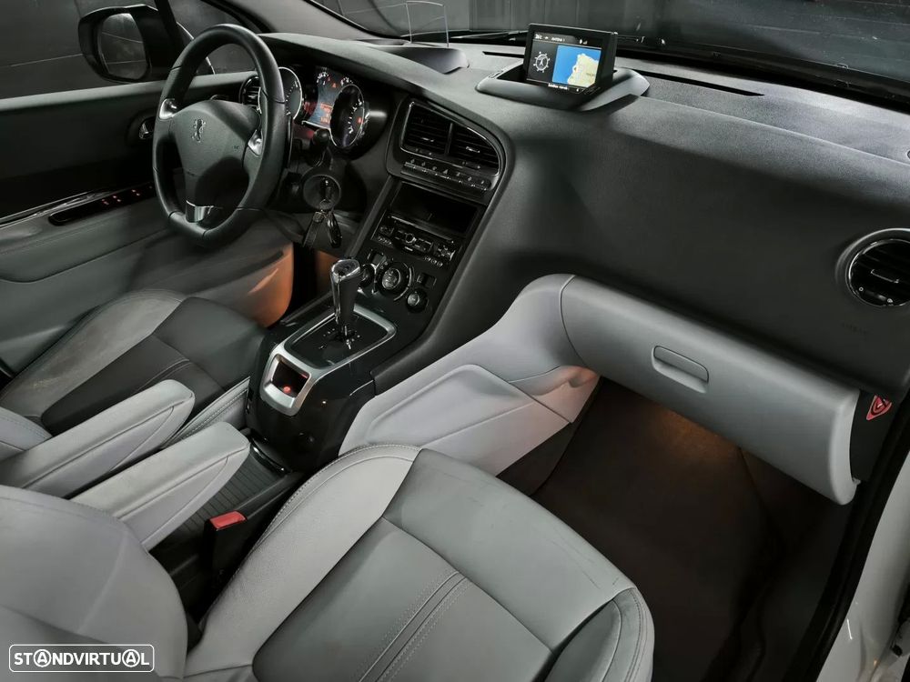 Peugeot 5008 1.6 E-HDi 5L Allure 2-Tronic - 25