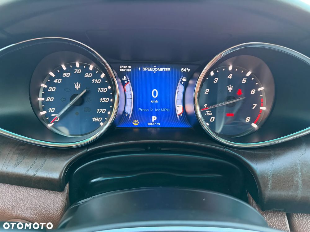 Maserati Quattroporte - 32