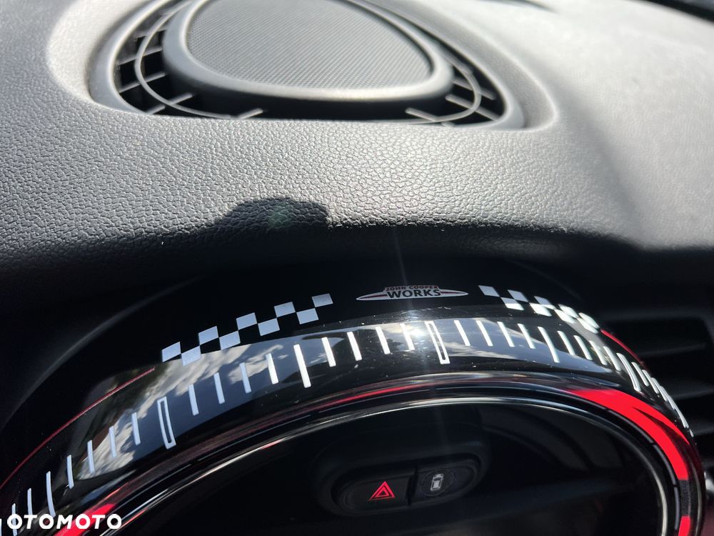MINI John Cooper Works - 25