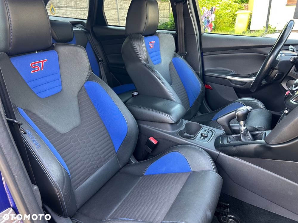 Ford Focus ST - 17