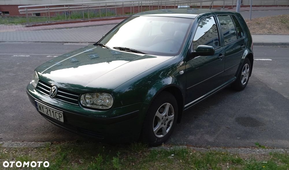 Volkswagen Golf - 1
