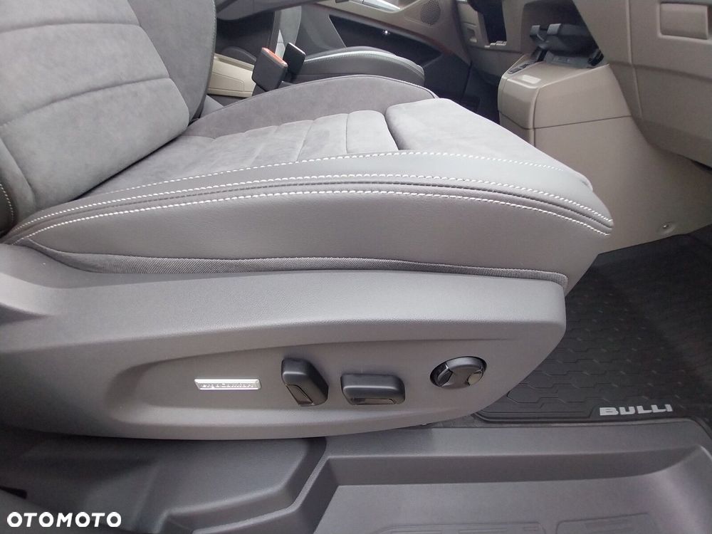 Volkswagen multivan Multivan Style L2 silnik: 2,0 l TDI SCR 110 kW / skrzynia biegów: 7-biegowa DSG rozstaw osi: 3124 mm - 18