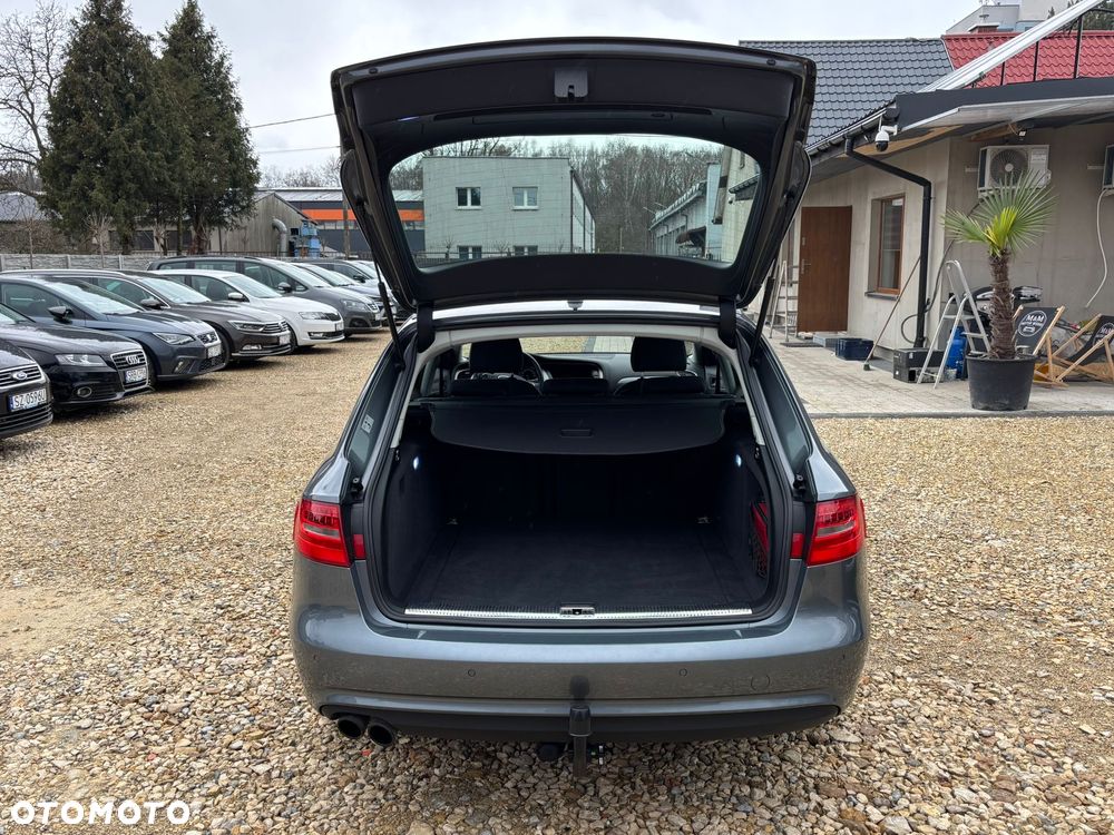 Audi A4 Avant 2.0 TDI DPF clean diesel multitronic S line Sportpaket - 28