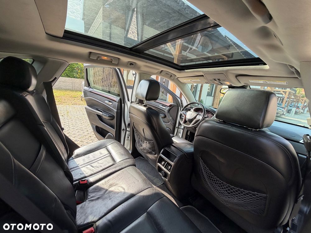 Cadillac SRX - 10