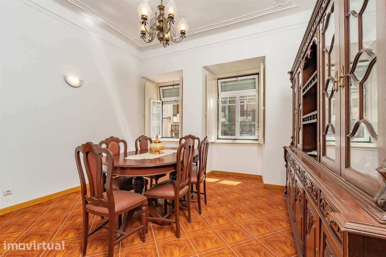 Apartamento T3 em Arroios – Charme clássico no coração de Lisboa - Grande imagem: 3/29
