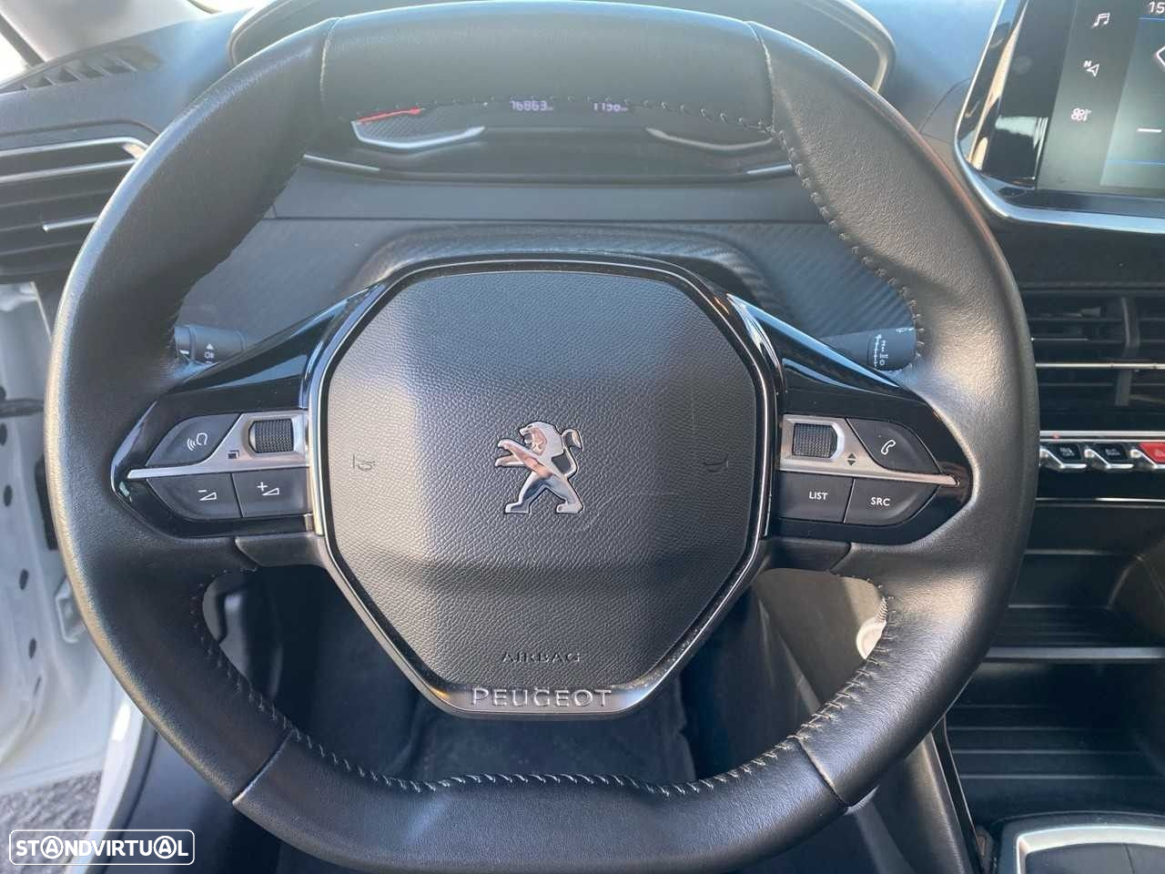 Peugeot 208 - 15