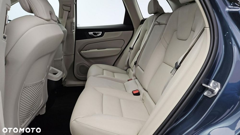 Volvo XC 60 B4 B Plus Bright - 22