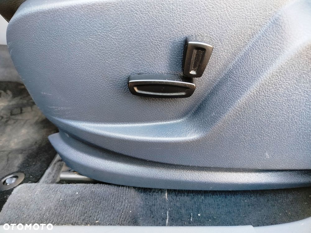 Ford S-Max 2.5 Titanium - 36