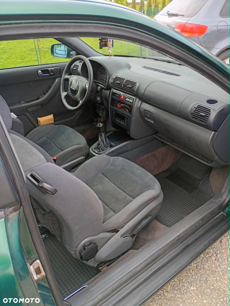 Audi A3 3-drzwiowe 1.6 Ambition - 5