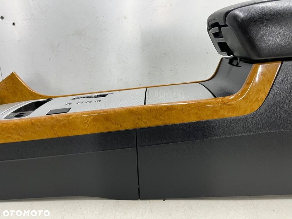 Tunel środkowy Hyundai Grandeur IV 05-11r. podłokietnik uchwyt na kubki - 16