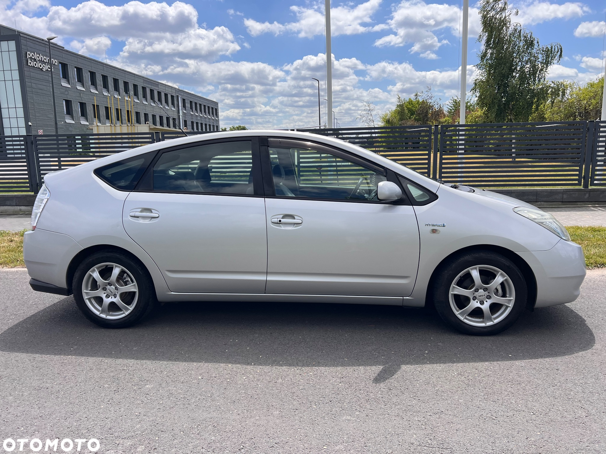 Toyota Prius (Hybrid) Executive - 10