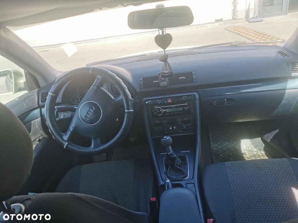 Audi A4 Avant - 4