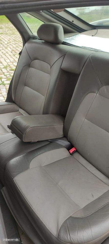 Renault Laguna 3.0 i V6 Baccara - 8