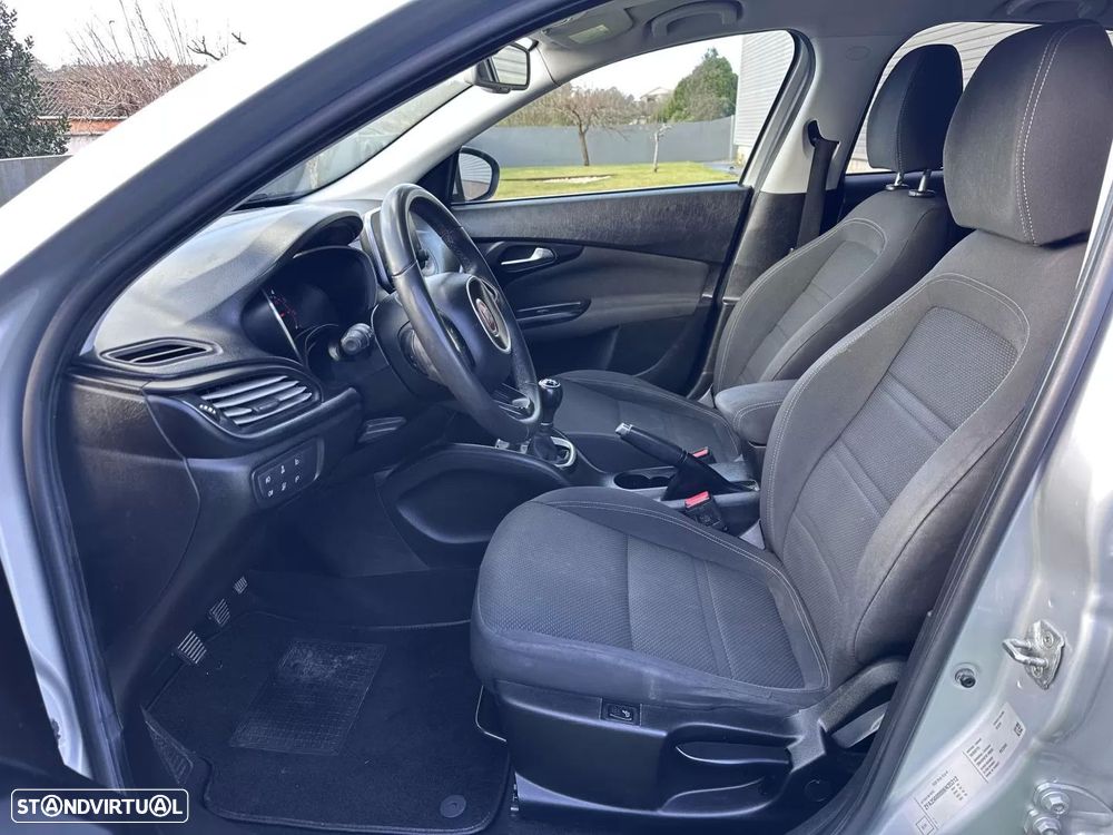 Fiat Tipo 1.3 M-Jet Lounge Tech - 24