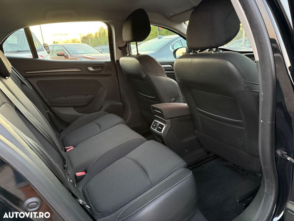 Renault Megane Grandtour BLUE dCi 115 EDC INTENS - 11