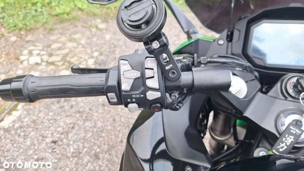Kawasaki Ninja 1000 SX - 21