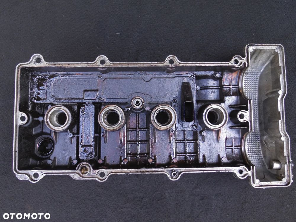 MAZDA PREMACY 1.8 16V POKRYWA ZAWORÓW DOHC 16-VALVE POSIADAM 2SZT - 4