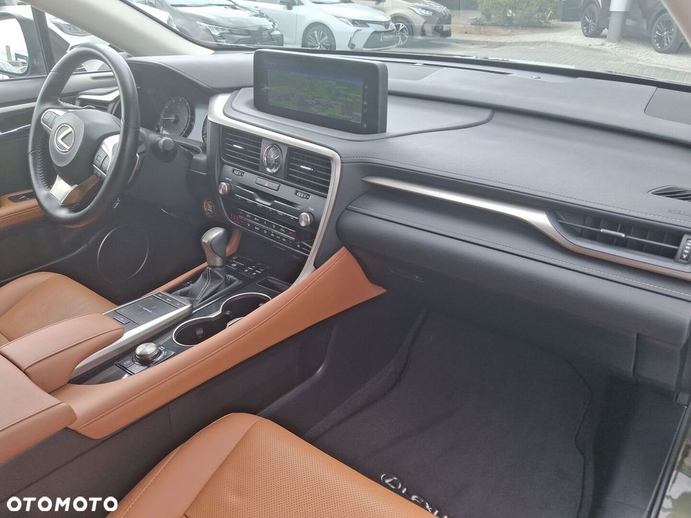 Lexus RX - 18