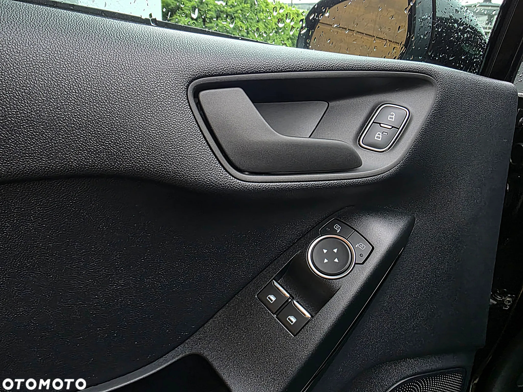 Ford Fiesta 1.1 S&S COOL&CONNECT - 17