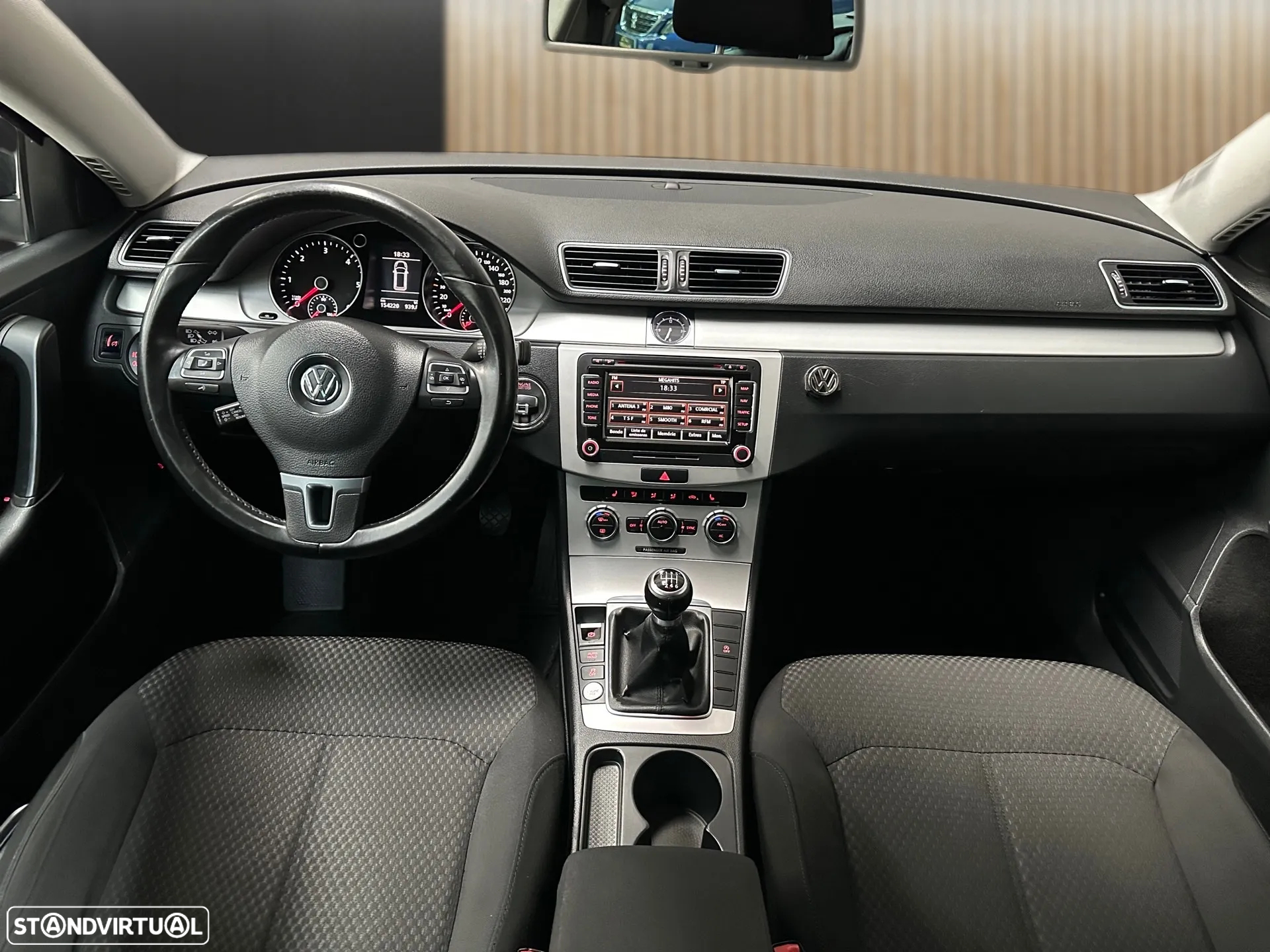 VW Passat 1.6 TDI BlueMotion - 9