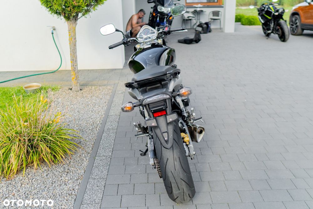 Honda CB - 4