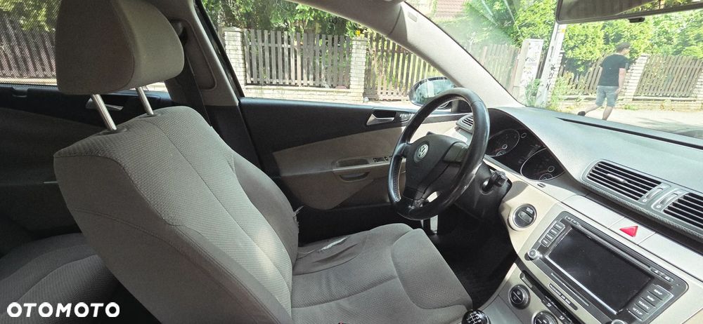 Volkswagen Passat 2.0 TDI DPF Comfortline - 12