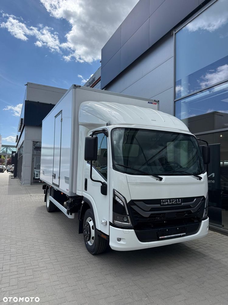 Isuzu M30 - 3