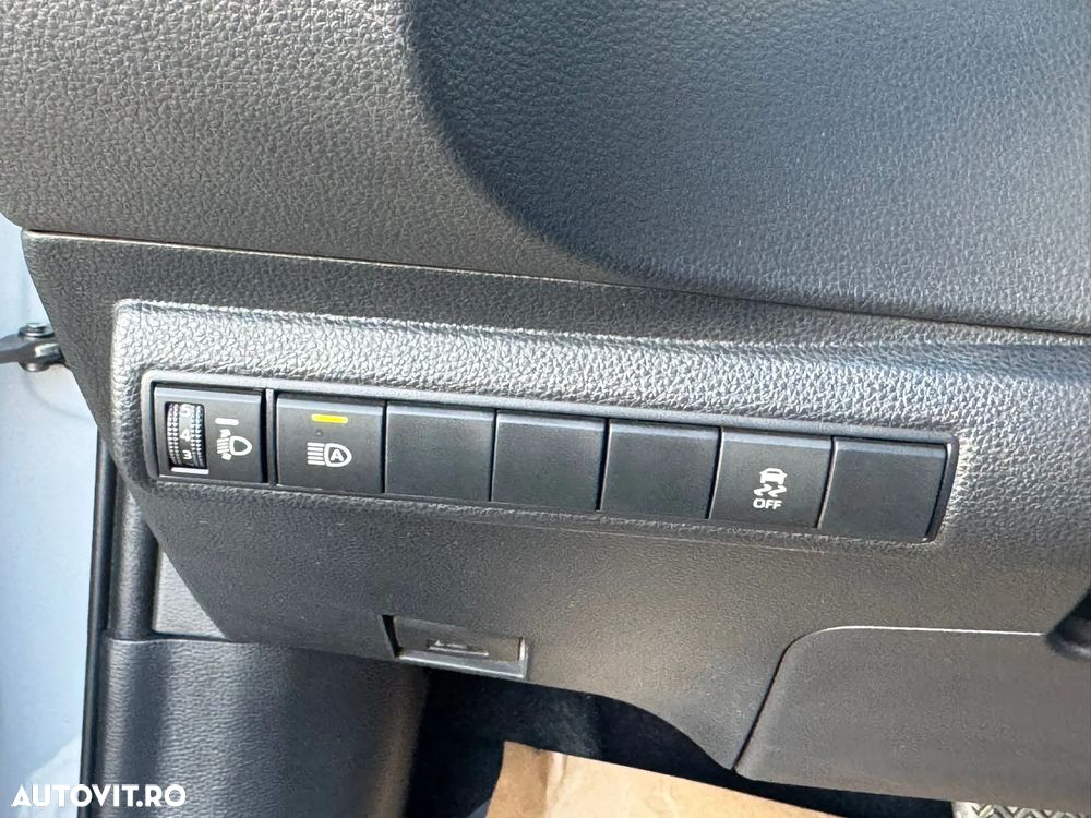 Toyota Corolla 1.8 Hybrid - 18