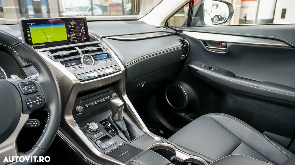 Lexus Seria NX 300h AWD F Sport - 12