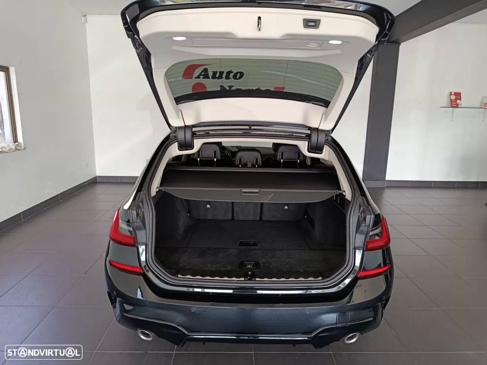 BMW 320 d Pack Desportivo M Auto - 12