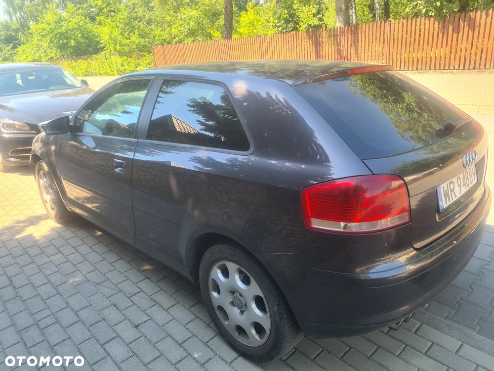 Audi A3 3-drzwiowe 2.0 FSI Ambition - 8