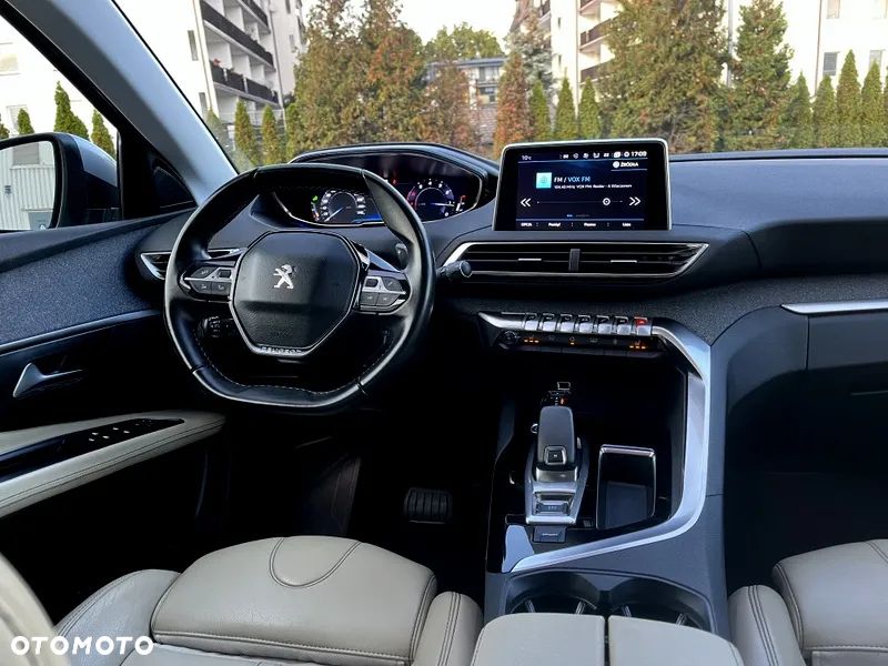 Peugeot 5008 1.6 PureTech Allure S&S EAT8 - 24