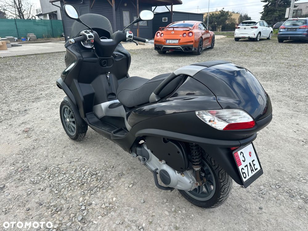 Piaggio MP-3 - 7