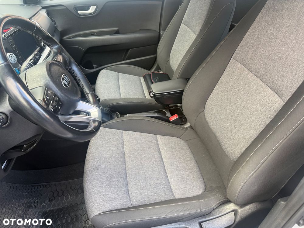 Kia Stonic 1.2 L - 12