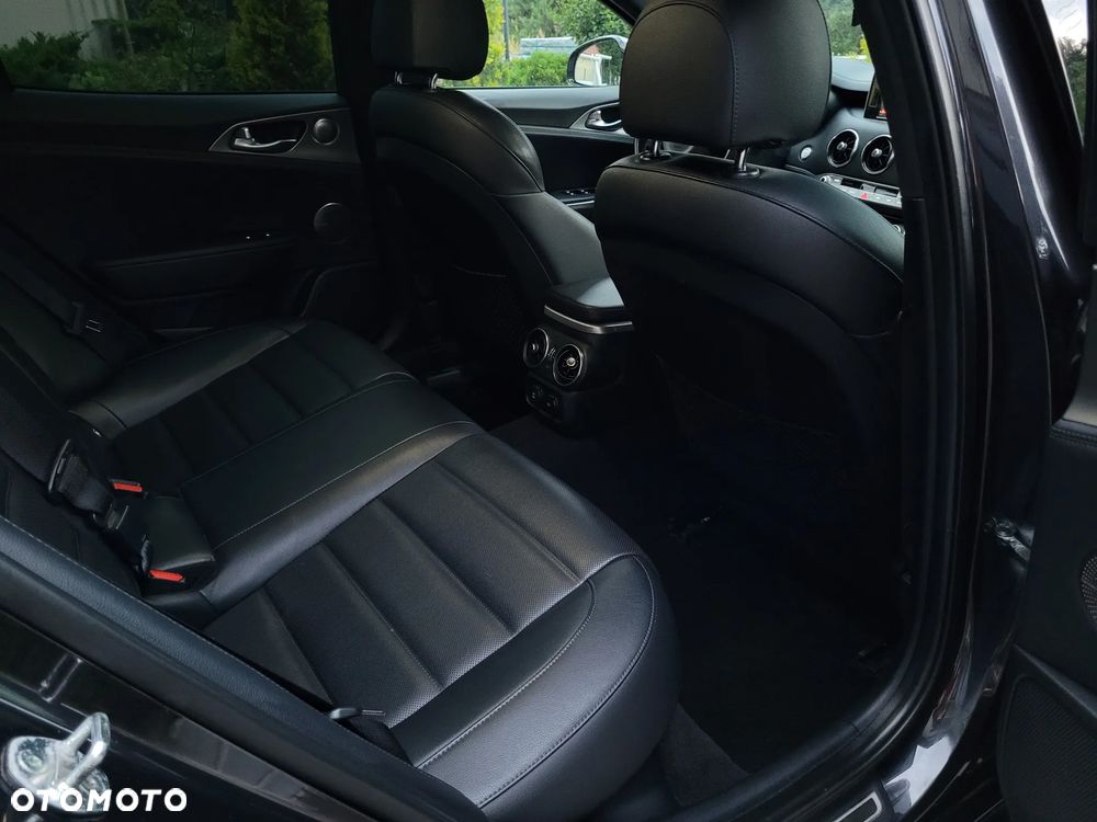 Kia Stinger 2.2 CRDi GT Line - 14