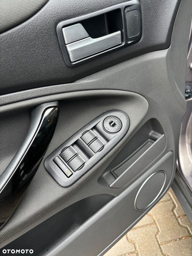 Ford Kuga 2.0 TDCi 4x4 Titanium - 23