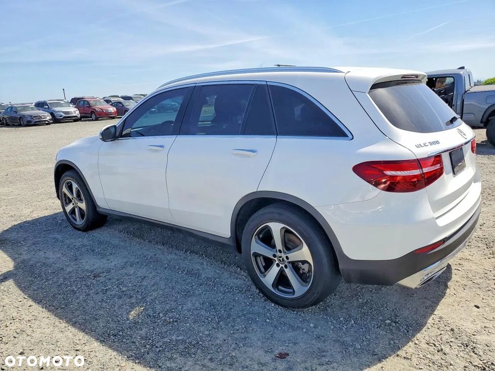 Mercedes-Benz GLC 300 4Matic 9G-TRONIC - 3