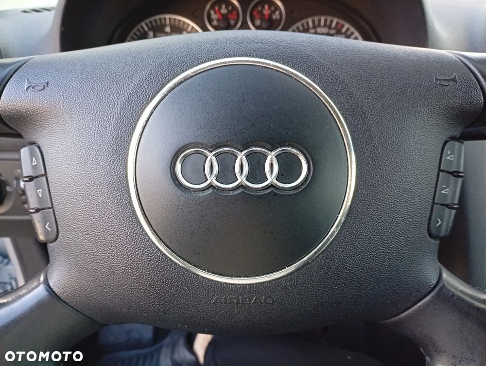 Audi A3 3-drzwiowe 1.6 Ambition - 17