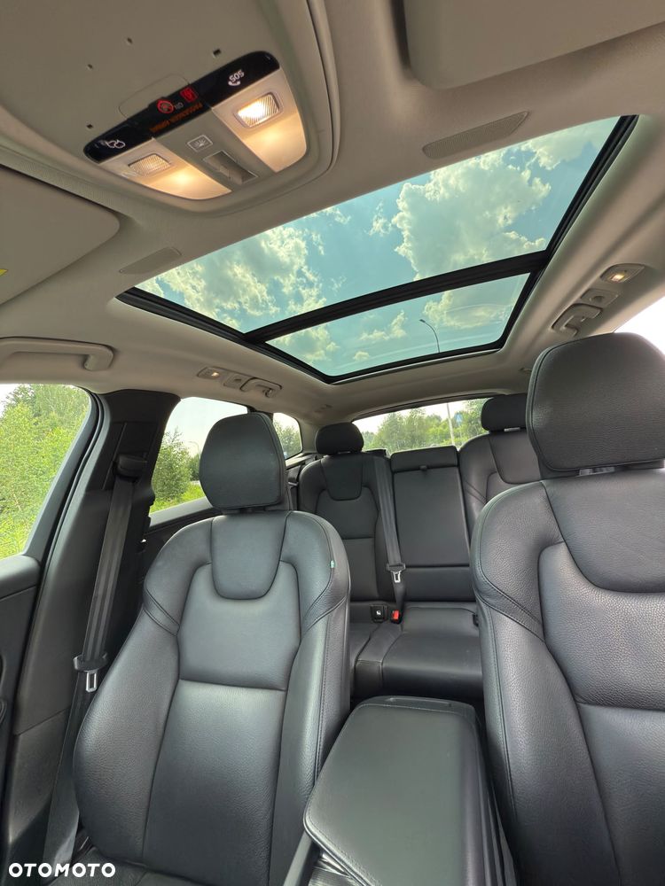 Volvo XC 60 B4 D Plus Dark - 7