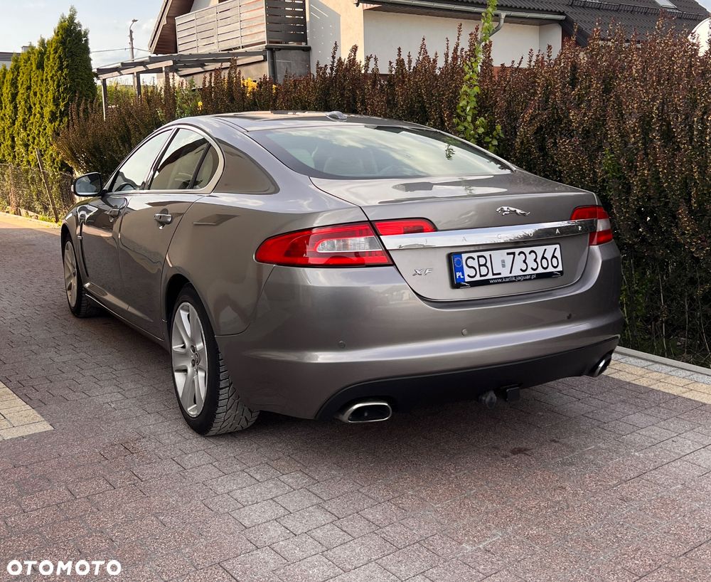 Jaguar XF 2.7 V6 Premium Luxury - 1