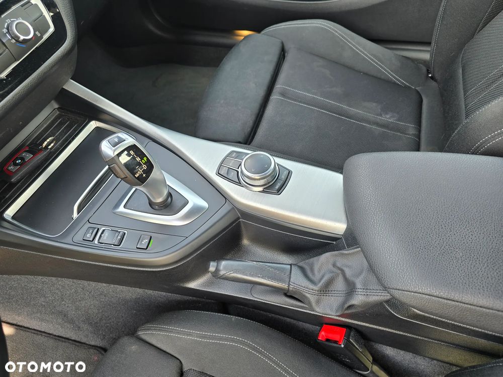 BMW Seria 2 218d Coupe Sport Line - 13