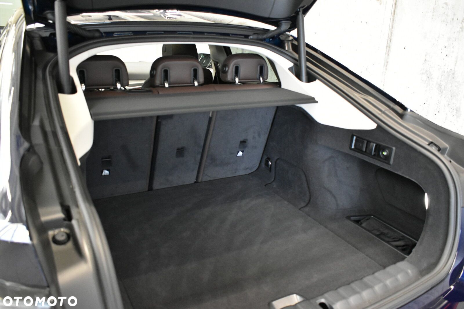 BMW i4 - 18