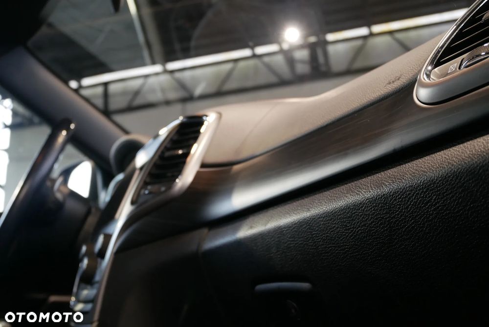 Jeep Grand Cherokee - 27
