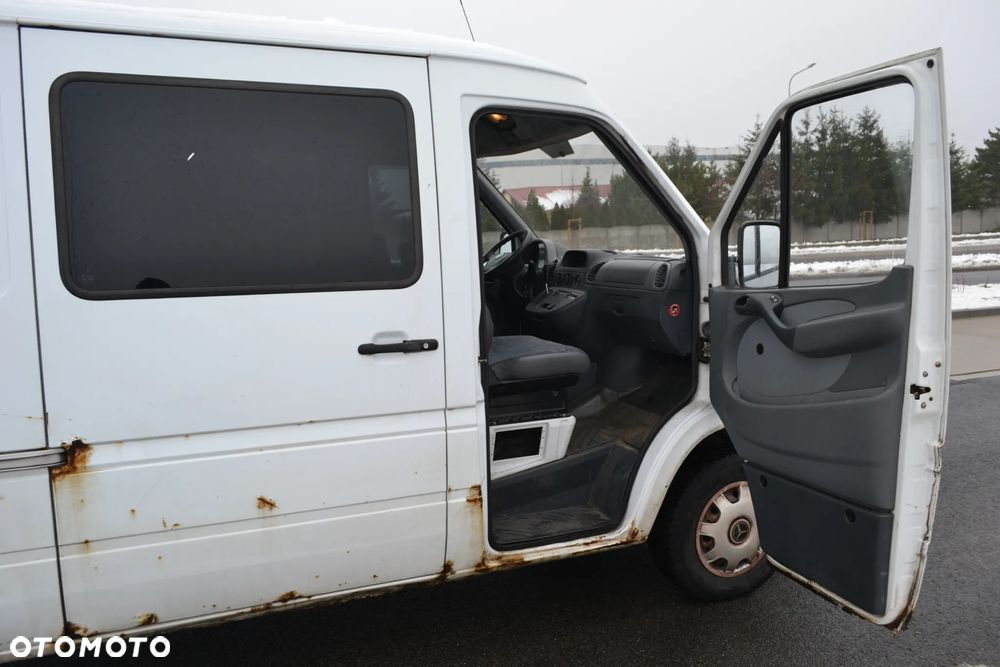 Mercedes-Benz Sprinter - 15
