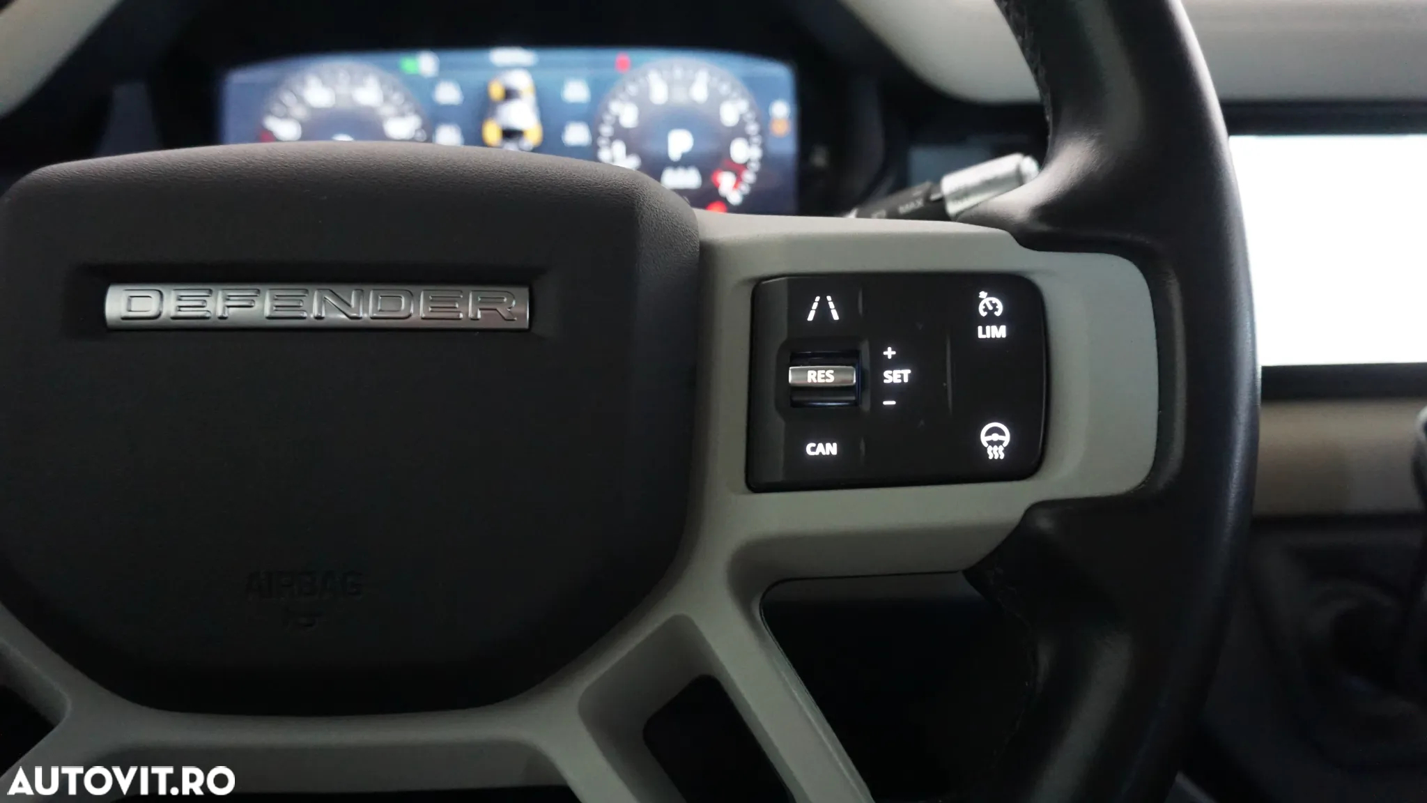 Land Rover Defender 110 2.0P 300 S - 17
