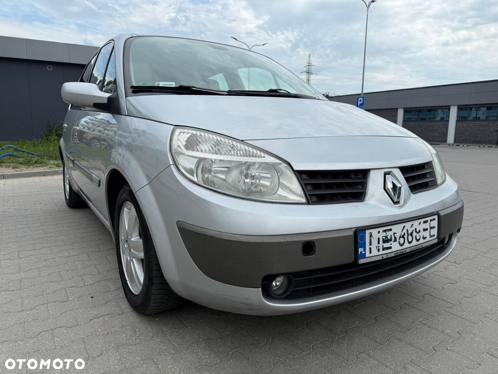 Renault Scenic 1.6 16V Confort Dynamique - 10
