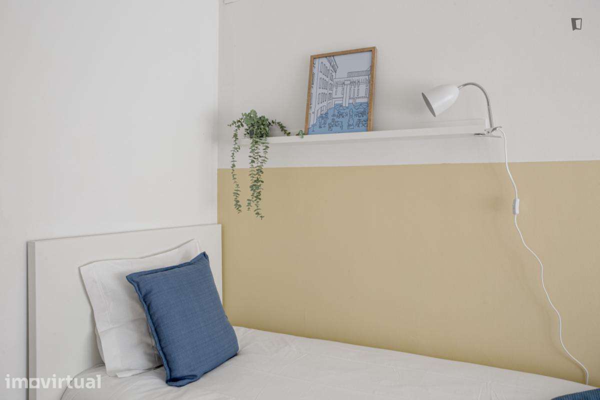 Quarto - localizado em Sete Rios Lisbon - Grande imagem: 5/17